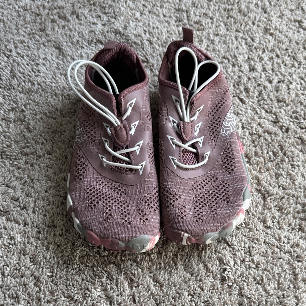 Women's Slip-On Water Shoes in Mauve Pink